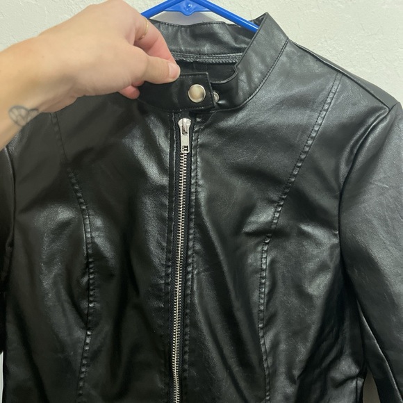 leather jacket - Picture 2 of 2